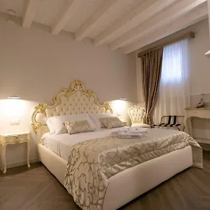 ca-vittoria-boutique-house-chioggia.hotelinveneto.com/
